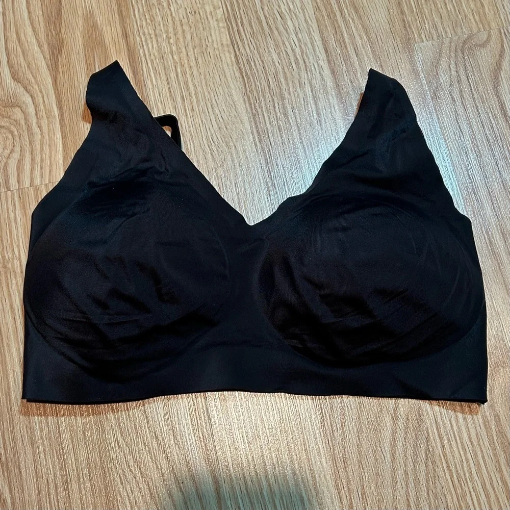 Secret Treaures black wireless wire free bra small